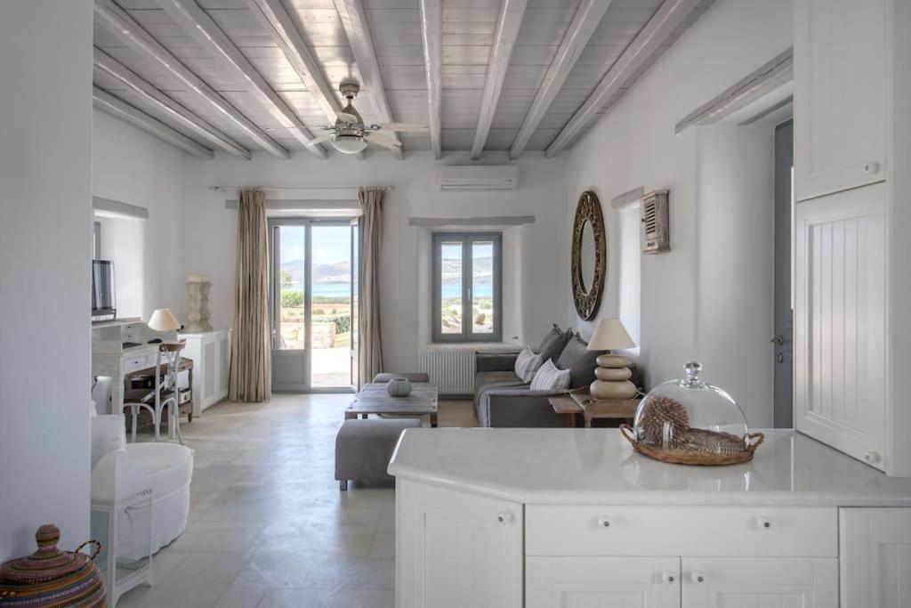 Sunray Front 2 Bedroom House Next To Kite Sports * Páros